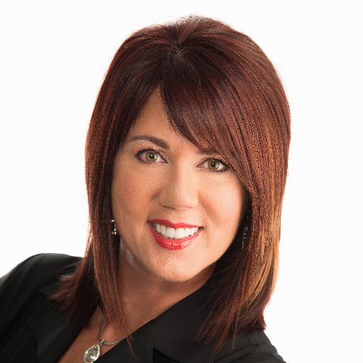 carolyn_design's profile picture. L'uniforme non conforme; Carolyn Design c'est l'audace du style. À la mode et même devançant la mode, Carolyn Design est un incontournable.