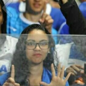 Nas veias tenho o Sangue Azul do meu Clube Amando, No peito tenho 5 Estrelas que carrego com Amor 
🐺💙 #RaposaSegueRaposa