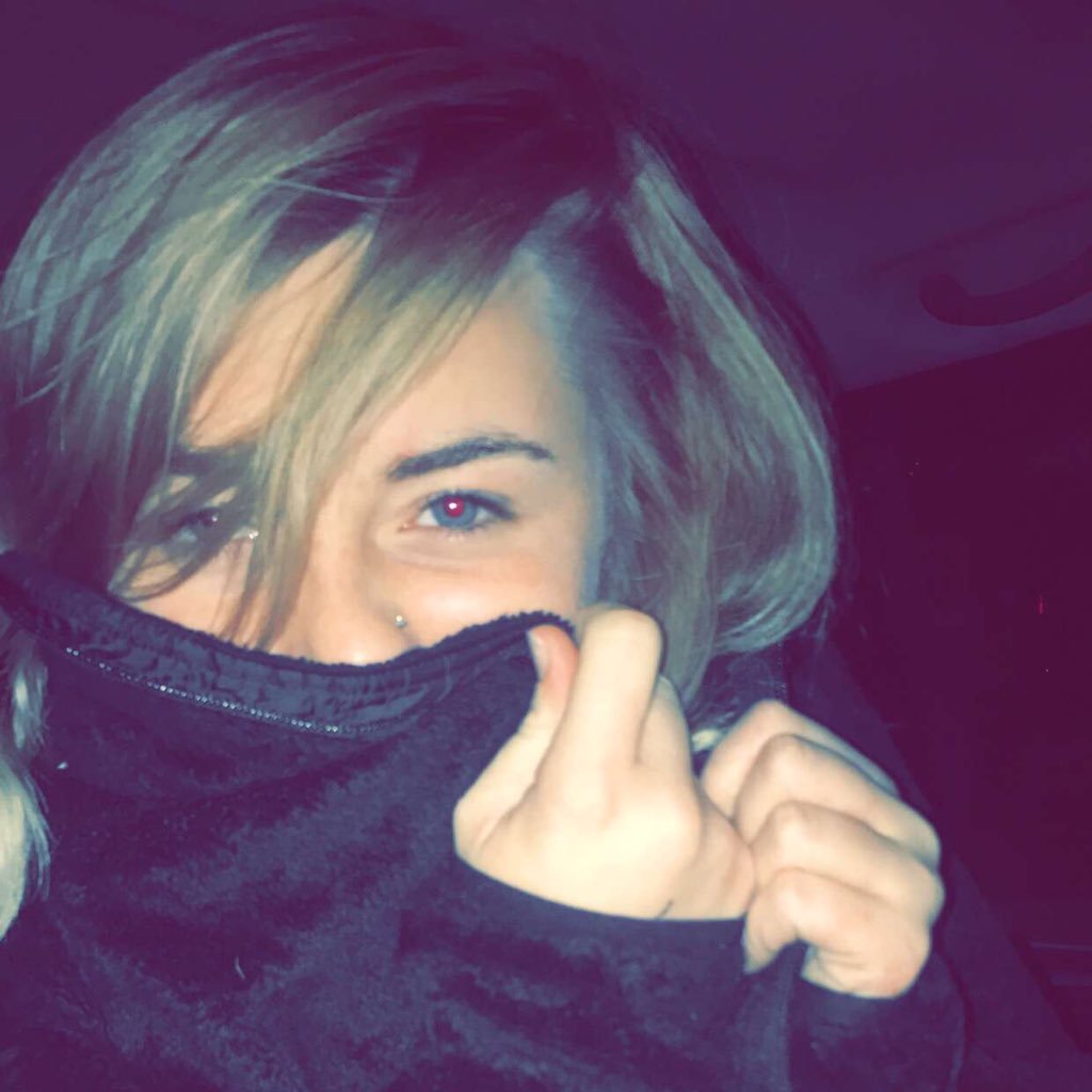 Moriah12o's profile picture. I don’t like you either.