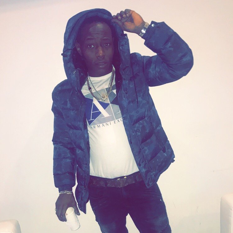 ✈️CERTiFLY ✈ -Owner
-Events / Designs
-Host / Promotions  
-IG:Certiflyent

SnapChat: TheReal_Habeeb