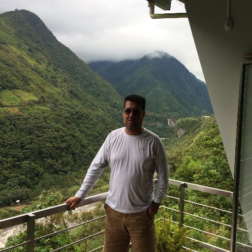 Teach Spanish in rural NH. Enjoy technology and its possibilities. Soccer coach, hiker. Father, husband, friend. Enjoy reading and comedy. Ecuatoriano
