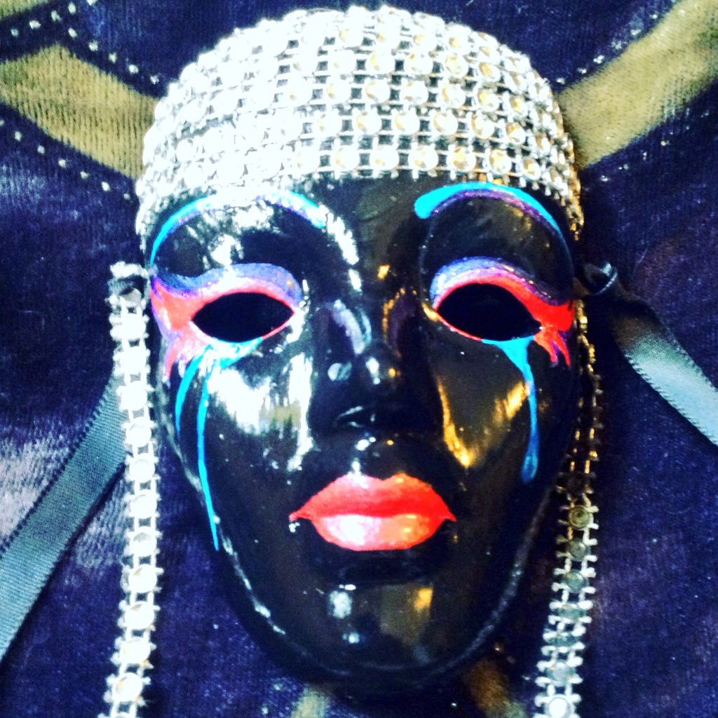 Designing art with love and soul. Check out my Etsy page https://t.co/g5LvFmWK3W