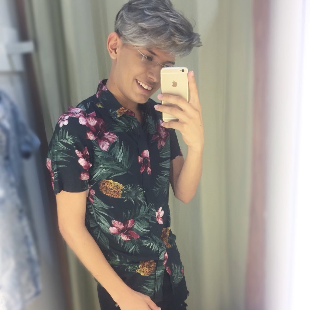 Instagram - @_felliciano Don't forget to smile🌿 18y / modelo