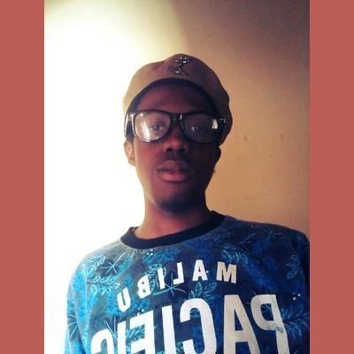 ThomasOfentse's profile picture. Eat. Sleep. Live Life. Don't Think. DO.
My tweets can get a bit crazy.
ManU fan.