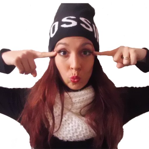 Mi nombre es Lynda y se me va la olla mogollón en el canal de YT El Rincón de una Chiari 😂
