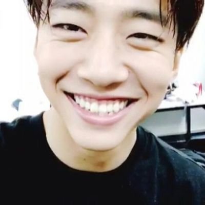 fffromhyuksrose's profile picture. I need,, friends !!DONT FOLLOW THIS ACCOUNT!! this is a free follow from @_hyuksrose_ , go follow her ♥