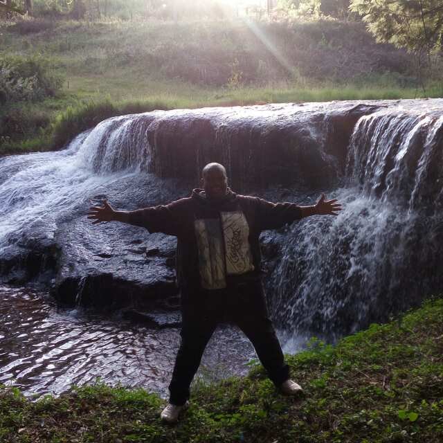 pinchezmwenyewe's profile picture. 