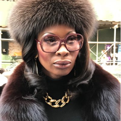 The ELEKTRA ABUNDANCE-EVANGELISTA-FEROCITY-WINTOUR twitter character account on #PoseFX . Please make sure to follow @tyraaross who plays Elektra.