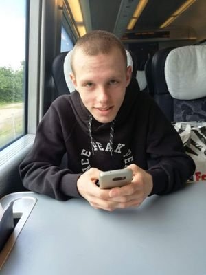 Itzniller's profile picture. 