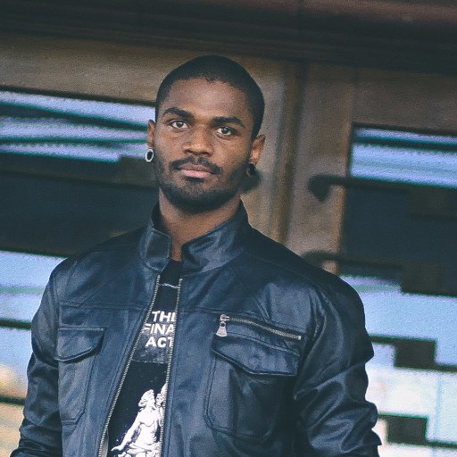 LucasZeroum's profile picture. Jovem cantor e músico Cristão de Belo Horizonte, ex corista do Coral Black to Black, ex vocalista da banda Flag Zeroum. Atualmente dá aula de canto.