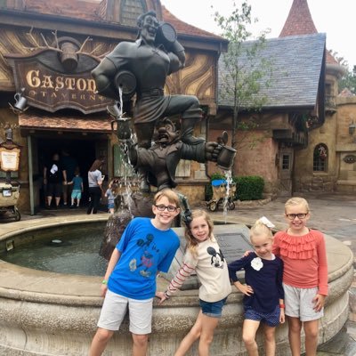 kimmclaughlin21's profile picture. 