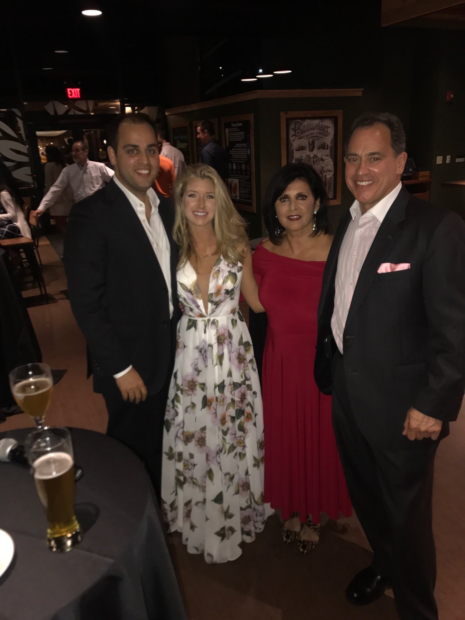 ZachMeyerMD's profile picture. Orthopedic Surgery Resident @WUSTLortho