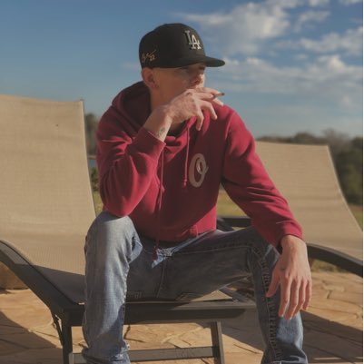 Upcoming rapper from tha view💯