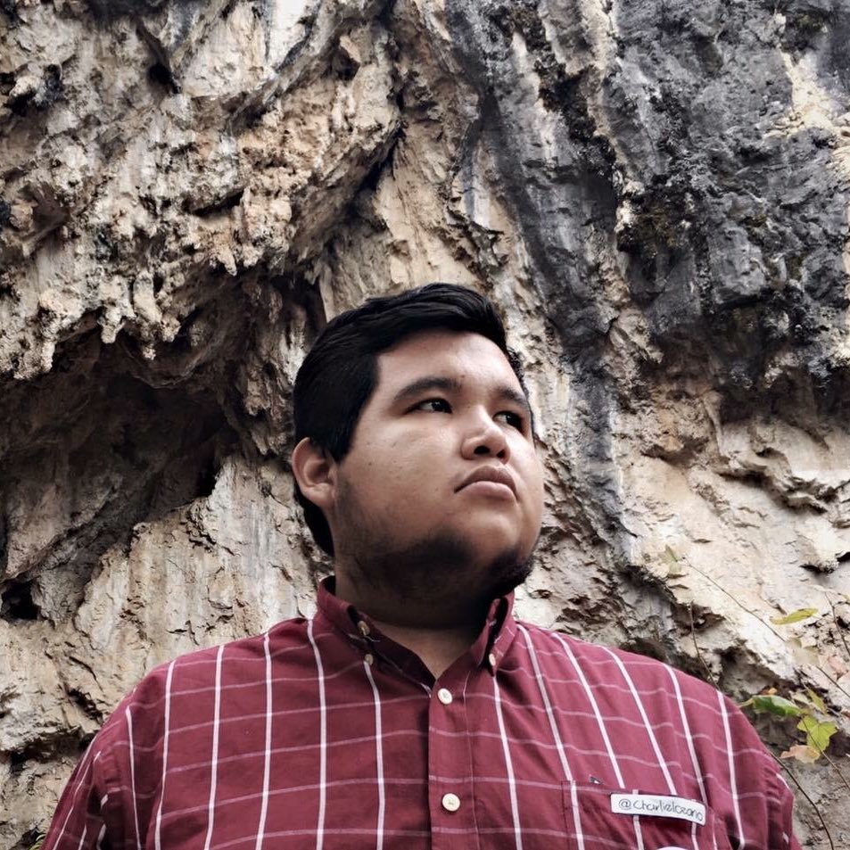 21, México, estudiante de arquitectura.