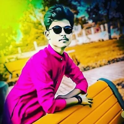आँखों में जीत के सपने हैं , ऐसा लगता है
मानो ज़िंदगी के हर पल अपने हैं!!!