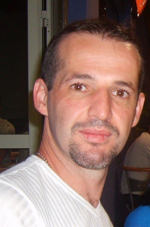 Hola soy un chico simpatico,alegro,cariñoso,sincero y amigo de mis amigos/as.