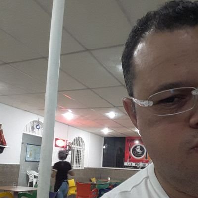 Lic. Administracion de Empresas
Comerciante independiente
Empresa ESTETOSCOPIO VENEZUELA, C.A. Distribución y venta de libreria y equipos medicos.