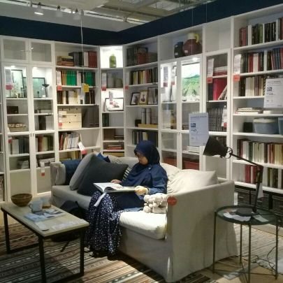 🇲🇾 Malaysian | 🧕 Muslimah | Tentang buku dan membaca | Instagram: farhainandbooks