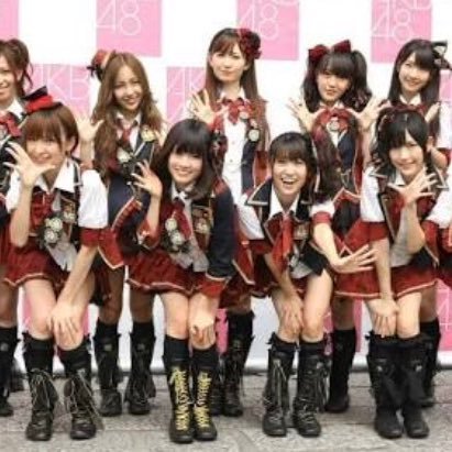 AKB48のグッズ、写真集など売ったりプレゼントする企画作っていくのでフォローとリツイートお願いします😘😘 DMお待ちしてます♡