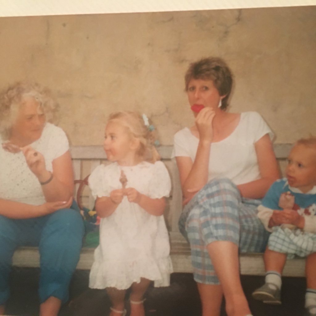 Appreciater of all things that bring happiness, and mum of two little people that are my definition of happiness.