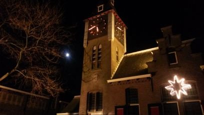 In Museum 't Oude Raadhuis komen verschillende onderwerpen aan de orde zoals: De geschiedenis van Urk, de klederdracht, de visserij en nog veel meer.