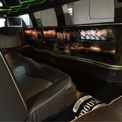 Door County Wisconsin limo service for Weddings, a night on the town, bachelorette partys, sporting events or a custom door county wine tour!