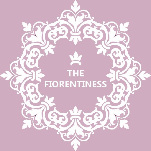 Living a fragrant life. Come join me on my perfumed journeys!