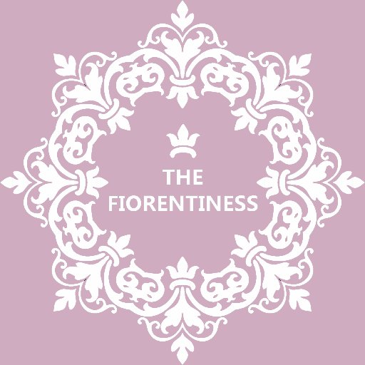 Living a fragrant life. Come join me on my perfumed journeys!