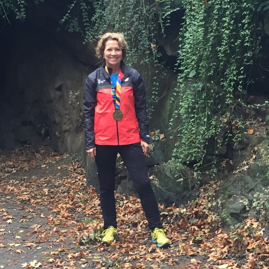 Assistant XC Coach @ Campus High School/1st grade teacher/marathoner/GOTR coach/#RisingNYRR site liaison/mother & wife ❤️