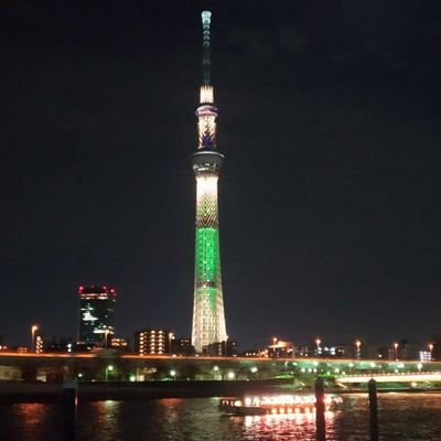 eQOmxiSKoYTwgL1's profile picture. ポケモンGO 青のTL40
なる瞬間の感動はヤバイ😊

 tojopinでやってます♪
自由人かつマッタリ勢故に40までしてくれたのは皆様のおかげです！
赤と黄色の方には申し訳ないですけど、青ジム増やします✨

動物の森friend募集（笑）
＊GIG