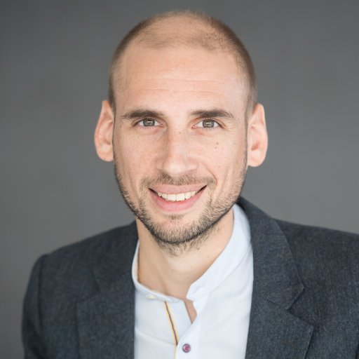 Founder & CEO of @Hiveworks_, a #ServiceDesign studio based in #London & #Paris. Love helping brands unlock the power of user-centric approach & creativity