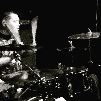 i believe in Love & Peace. Music. Martial Arts. livin' for today and tomorrow, not for yesterday. Taurus. Drummer for @HeartMuseumband
