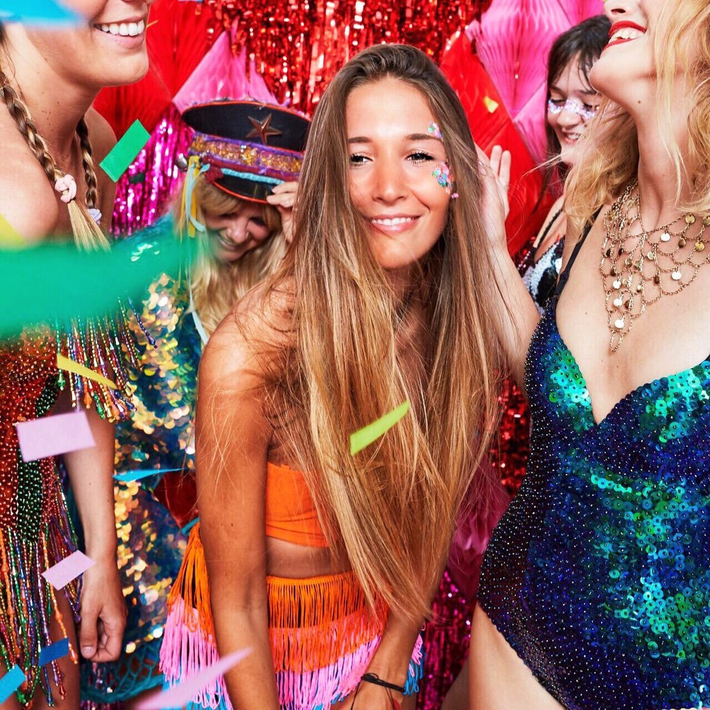 Looking for @Bestival lovers to grab 8 friends & earn tickets + VIP rewards! 🌈