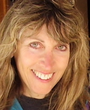 JoanieFranky's profile picture. Explorer on a quest for awe-inspiring moments and good coffee in novel locations.