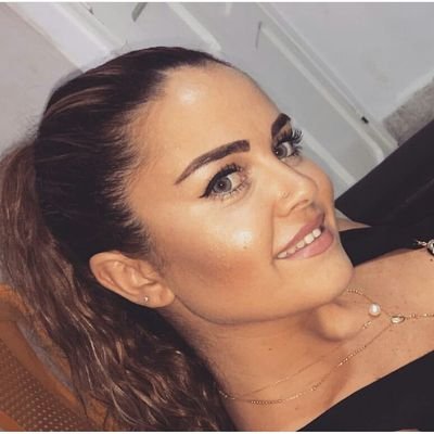 Evaashkarian's profile picture. 🇱🇧🇦🇲🚺✝♎🅰💅💄