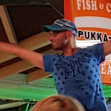 CommunityKev's profile picture. Name is Kev, love all music & see it as art. Dj at Gossip in Sunny Beach. #Salop fan... 
some German made the @kevcommunity in September!