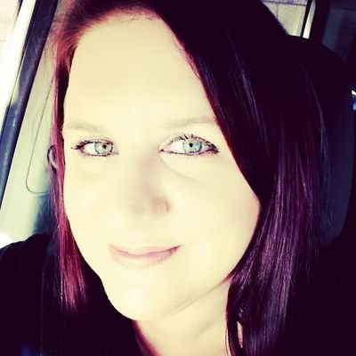 Beauty/Lifestyle Influencer🎉 Avid product tester and reviewer . #BrandBacker #Bzzagent 🌞 #PinchMe 🌠 #Influenster 🌟#Samplesource 🌜#08liter ☄#Crowdtap