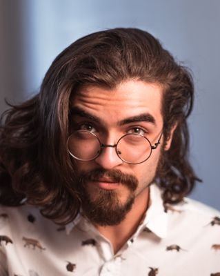 Metendo a mão em casa de marimbondo.
||
Aspirante a youtuber. Faço fotos, videos, ilustrações, logos, quadros, malabares, ou café... se a conversa for boa.