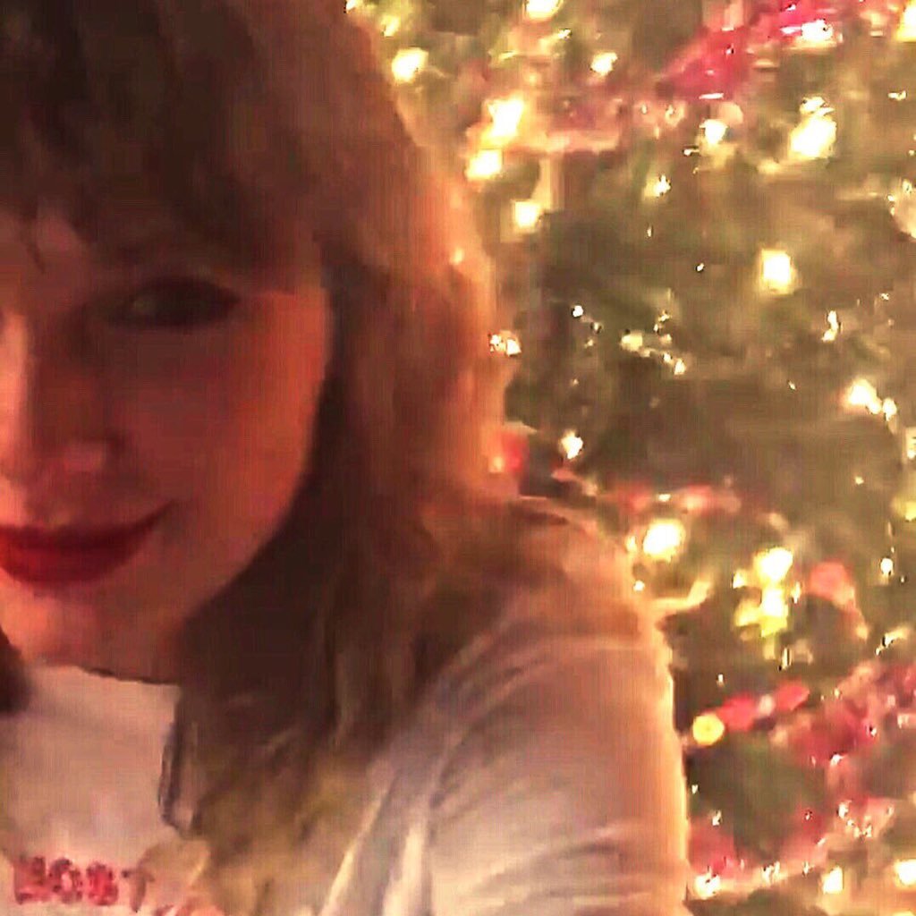 Sorry, the old Emily can't come to the phone right now. | TAYLOR SAW MY IG STORY AND REPLIED 10/08/17 💗