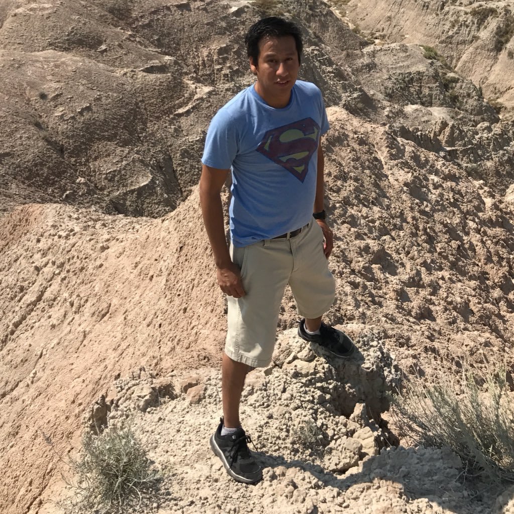 charmed_boi's profile picture. hit me up if u want to know about me.