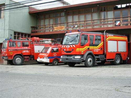 Somos la segunda compañía de bomberos de Puerto Varas, fundada por colonos alemanes en 1911. Contamos con la especialidad de MAT-PEL.