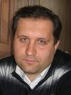 lynxke's profile picture. Дорога до болю знайома - 
По лезу, гострішому ніж,
Уламки всього невідомого, а я там іду босоніж ...