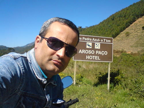 Um pai e marido que busca diariamente ser melhor.