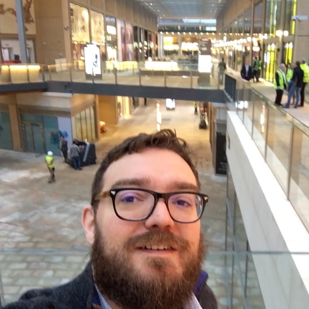 Presenting the breakfast show on the BBC in Berkshire (@bbcberkshire), UK - Sorry for the bad seplling in advance! 🏳️🌈 (he/him)
