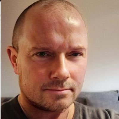 Hammerblitz's profile picture. Verloren in den endlosen Korridoren der Zeit.⏳🕛🕐🕑🕒.Sei im Leben Hammer oder Amboss, aber niemals das Material dazwischen.