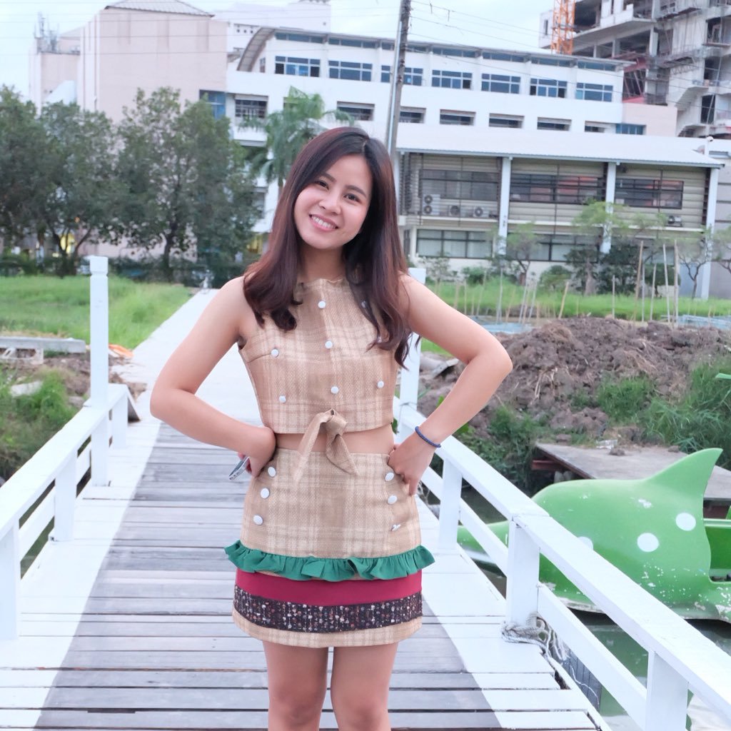 poohfever's profile picture. BEE | 1993 | :3