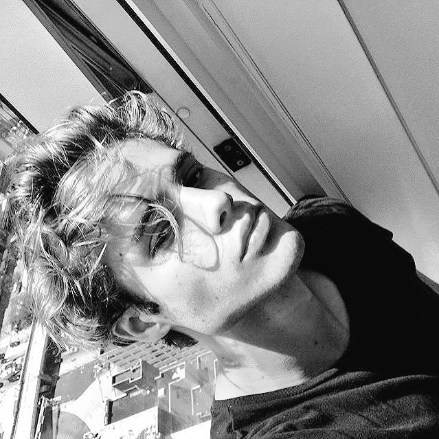 yourboyaaalex's profile picture. terroriste sexuel, elle aime se faire sauter. ♤