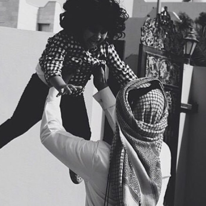 گلُ شُيَء فَيَ هذہ الُدِنيَا ، إما أن تترٍگُہ أۆ يَترٍگگ إلُا الُلُہ إن أقبلُت إلُيَہ أغناگ ، ۆ إن ترٍگتہ نادِاگ ..سبحٍانگ رٍبيَ ما أگرٍمگ