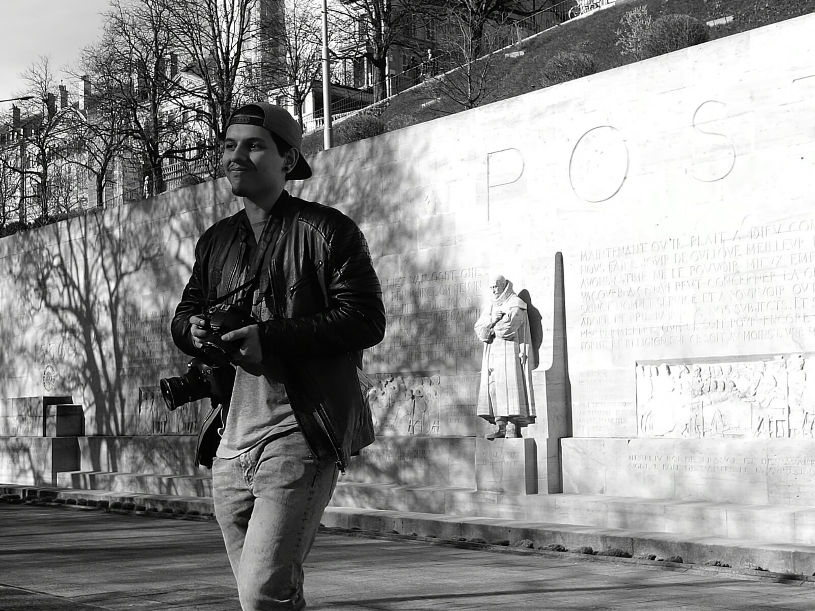 DP8_KAKA's profile picture. Fool.