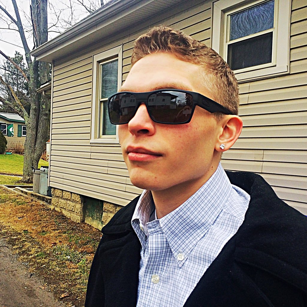 MasonHouston10's profile picture. 